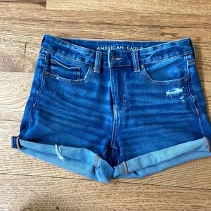 American Eagle women’s size 8 midi jean shorts